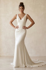 Lucasta Mermaid V-Neck Wedding Dress