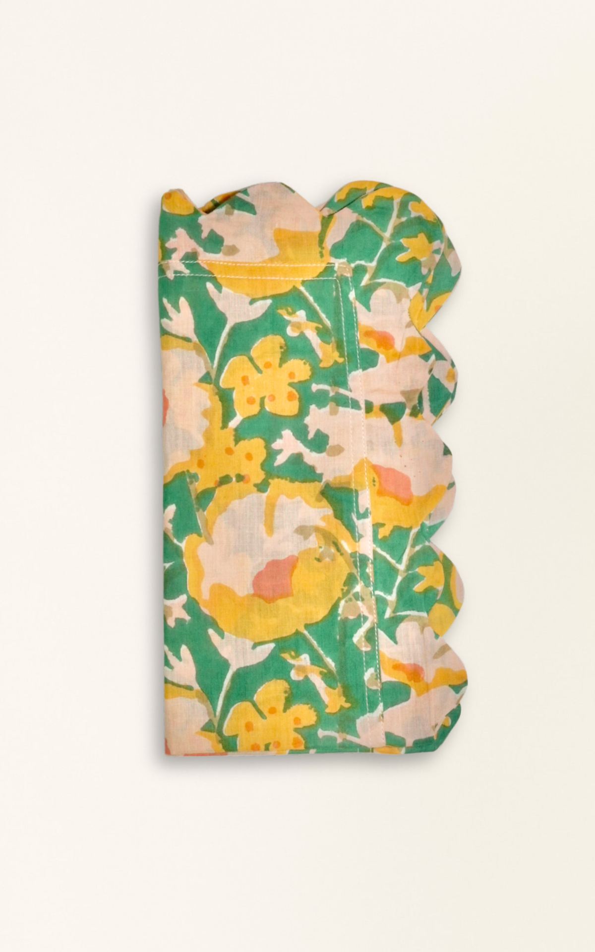 Scalloped Dinner Napkins in Camelia Bloom